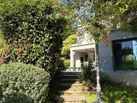 Casa en Alquiler Temporal con 1 cochera