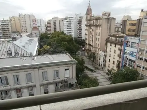 Avenida Hipólito Yrigoyen 4200