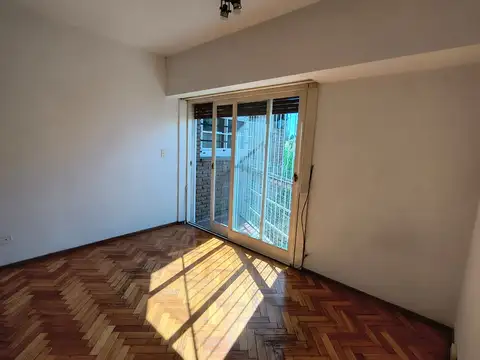 Libertad 2300, Piso 1