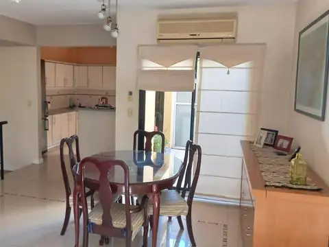 PH en venta - 3 Dormitorios 4 Baños - 162mts2 - Villa Santa Rita