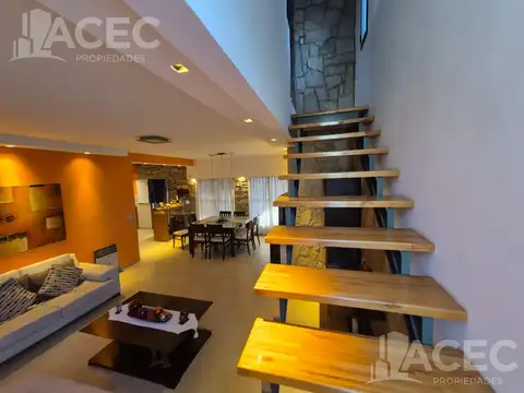 Casa 4 ambientes con 3 baños