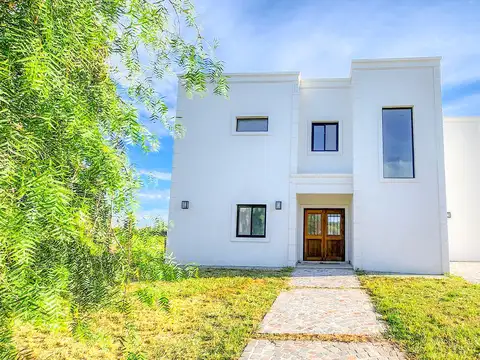 VENTA - CASA - SAN SEBASTIAN ÁREA 8 -