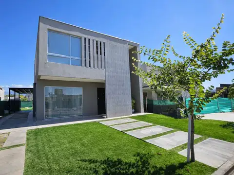 Casa en Alquiler de 3 dormitorios