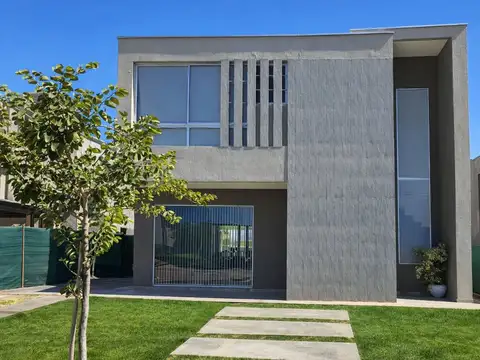 Castro Barros 100