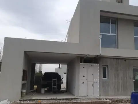 Casa en Venta en Neuquen, USD 568.000