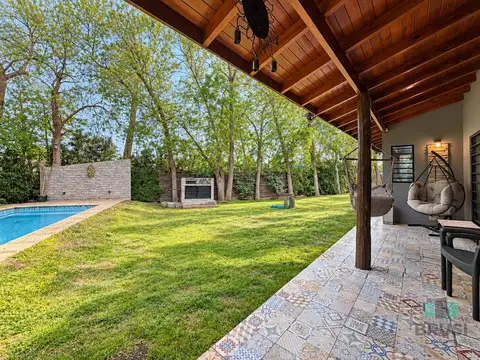 Casa en Venta con 8 cocheras