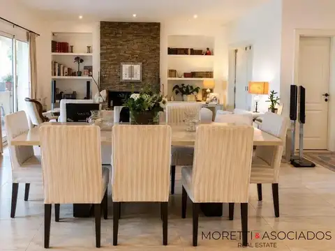 Casa 6 ambientes con 4 baños