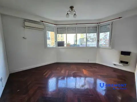 Sarmiento al 2100 | Balvanera | Depto 2 amb. en esquina, luminoso, buen estado | Alquiler