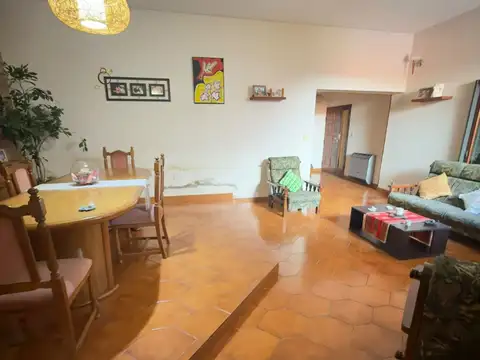 Depto Tipo Casa en Venta en Chacarita, USD 268.000