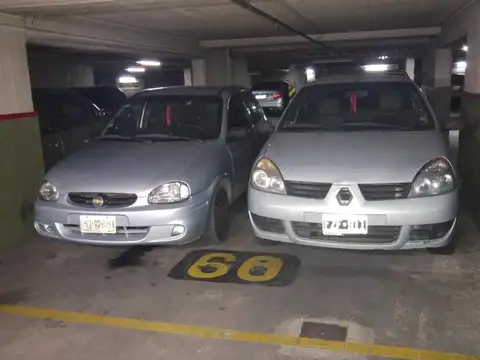 Muy buena cochera para 2 autos. Buen acceso por rampa