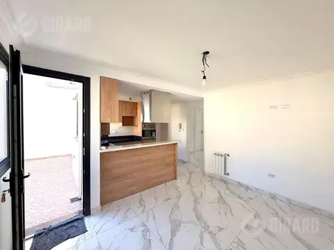 Depto Tipo Casa 4 ambientes con 2 baños