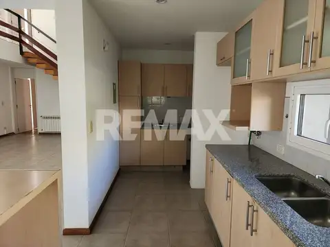 Casa 5 ambientes con 4 baños
