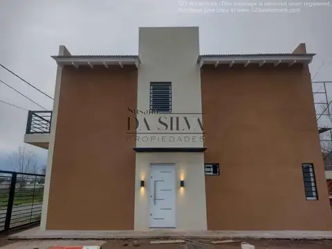Casa en Venta con 2 cocheras