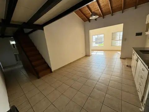 Casa con parque en Barrio Las Campanas