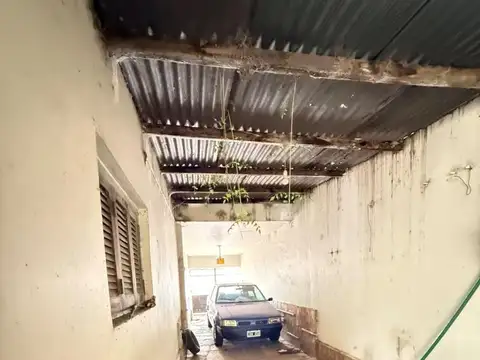Casa 3 dormitorios a refaccionar en Alberdi