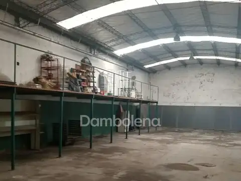 Deposito en Alquiler en Paso del Rey, Moreno