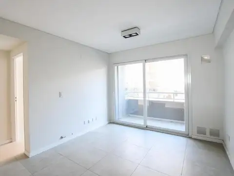 3 de Febrero 1200. 09 - 01