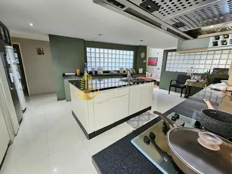 Casa 5 ambientes con 5 baños