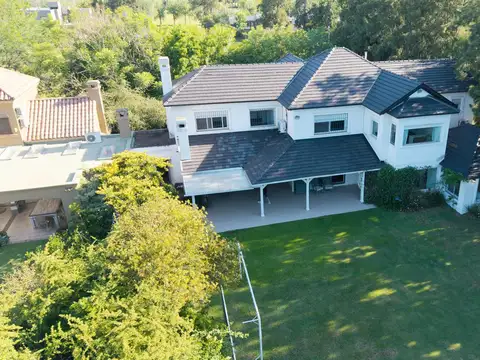 Casa 5 dormitorios - Aldea Fisherton - Pileta