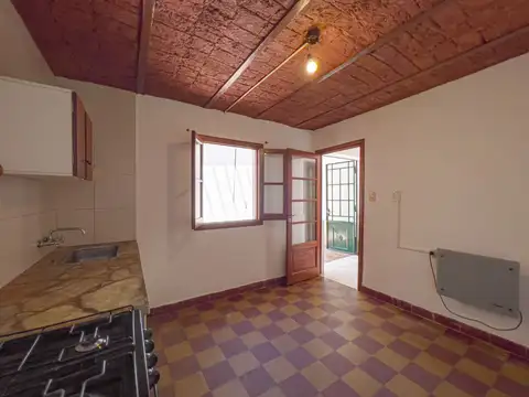 Casa 2 ambientes con 1 baño