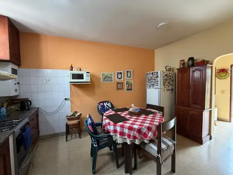 Tres Cerritos. Av. Reyes Catolicos 1200