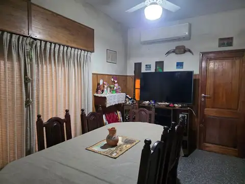 Casa 4 ambientes con 1 baño
