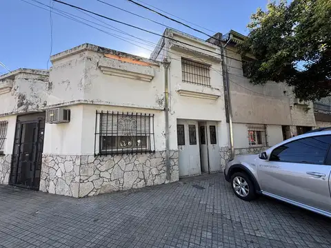 Casa en Venta en Barrio Matheu con Cochera
