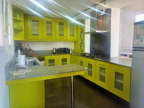Depto Tipo Casa 4 ambientes con 4 baños