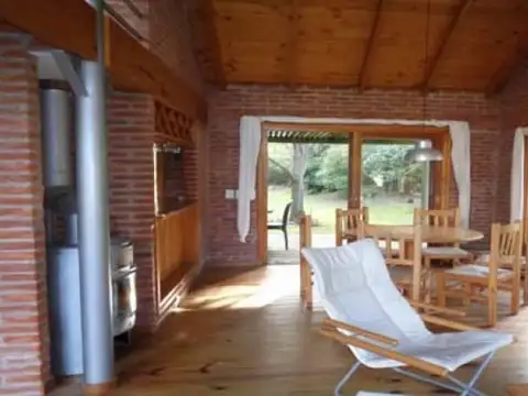 CASA de 4 Amb. EN 2 PLANTAS A Mts. DEL MAR - MAR DE LAS PAMPAS | Cod.0622