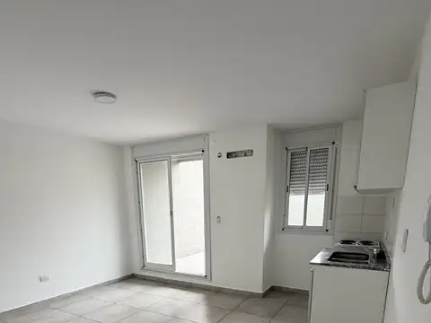 Maipú 2000, Piso 1