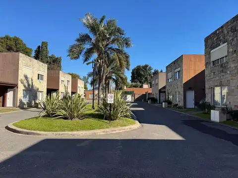 Casa en Alquiler de 3 dormitorios