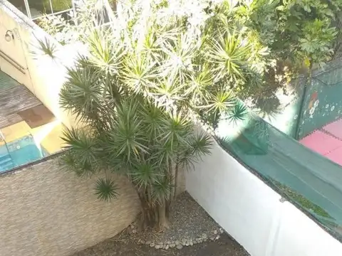 Depto Tipo Casa en Alquiler de 4 dormitorios