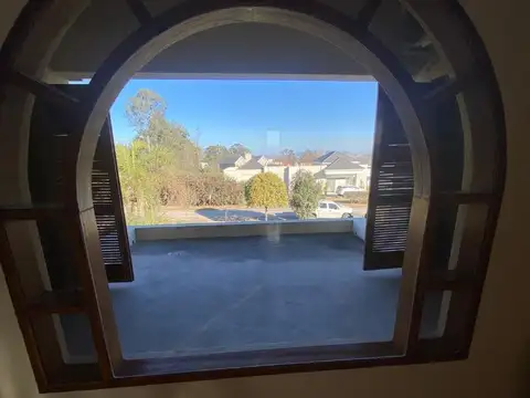 Casa en Venta con 5 cocheras