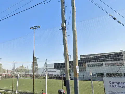 COMPLEJO DEPORTIVO Y COMERCIAL EN VENTA / ALQUILER – ADROGUÉ