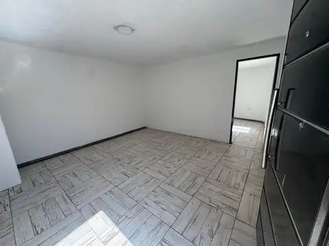 Casa en Alquiler con 5 cocheras