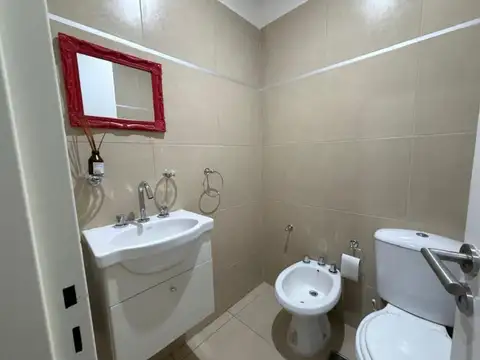 Local comercial vidriera al frente