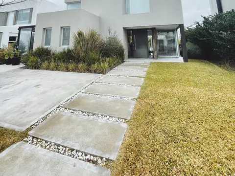 Alquiler Temporal amoblado Casa 5 Ambientes Con Jardin y Pileta En Barrio Tipas, Nordelta