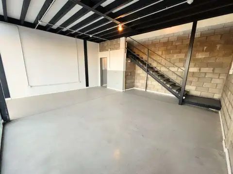 ALQUILER LOCAL 81M2 EN DOCTA SOBRE AV. LA DONOSA