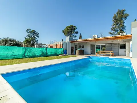 Casa 3 ambientes con 2 baños