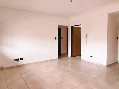 Depto Tipo Casa en Venta en Mataderos, USD 90.000