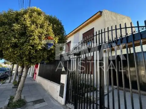 CASA 4 DORMITORIOS ZONA LA LOMA