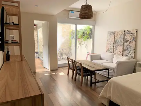 Valor todo incluido! Departamento con patio impecable!