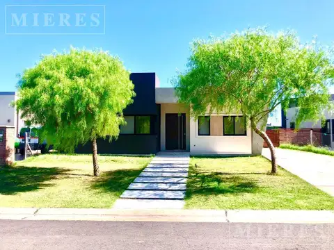 Casa en venta en San Ramiro, Pilar del Este