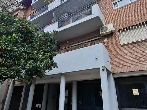 Departamento 2 ambientes al Frente con Balcón