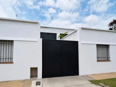 ALQUILER GALPON - DEPOSITO  250 M2 BERNAL ESTE