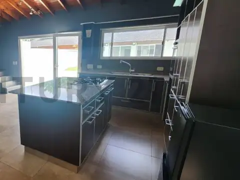 Huaura 800, Piso 0