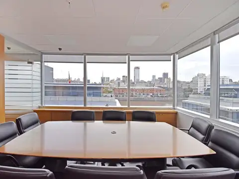 Venta oficina en esquina con vista al dique y cochera en Puerto Madero