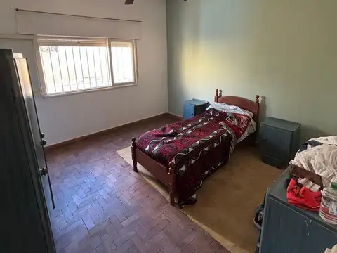 CASA EN VENTA EN PERGAMINO CON PATIO Y PILETA