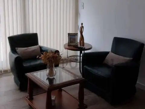 1 de mayo 2100, Piso 1