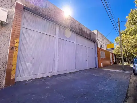 Depósito / Galpón sobre lote de 203 m² en Venta - Martínez